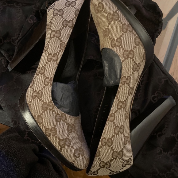 Original GG Gucci closed toe heels - Picture 12 of 12